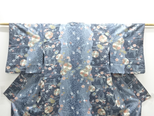  雪輪に草花模様小紋着物